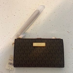 NWT Michael Kors signature double zip wristlet.